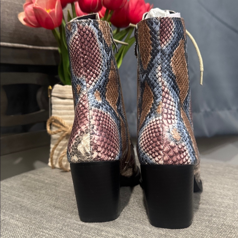 🤍A Rider Girl Snakeskin Print Heeled Boots - Picture 12 of 13
